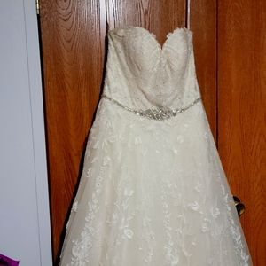 Maggie Sottero Wedding Dress